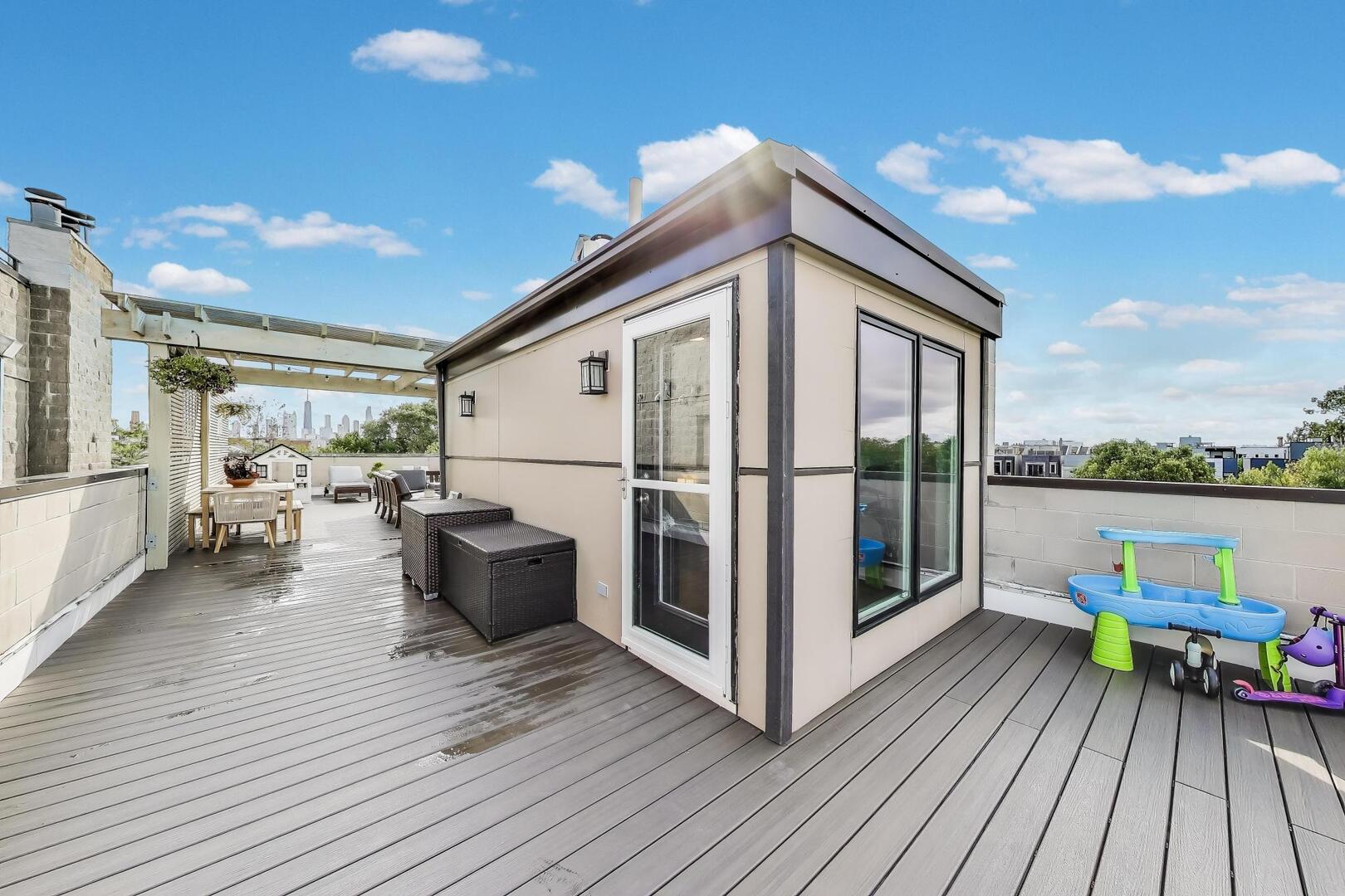 926 N Honore Street Unit: 2