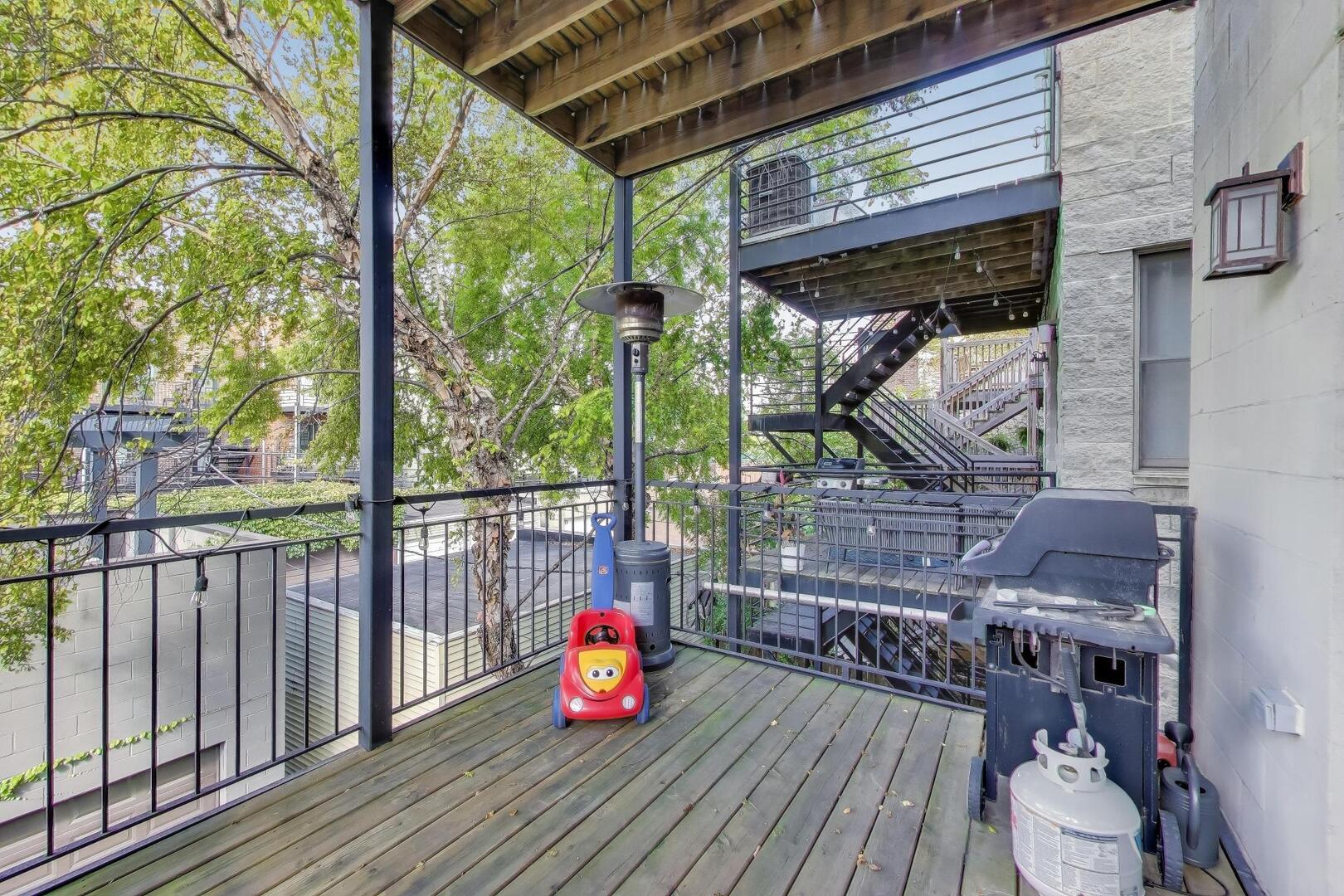 926 N Honore Street Unit: 2