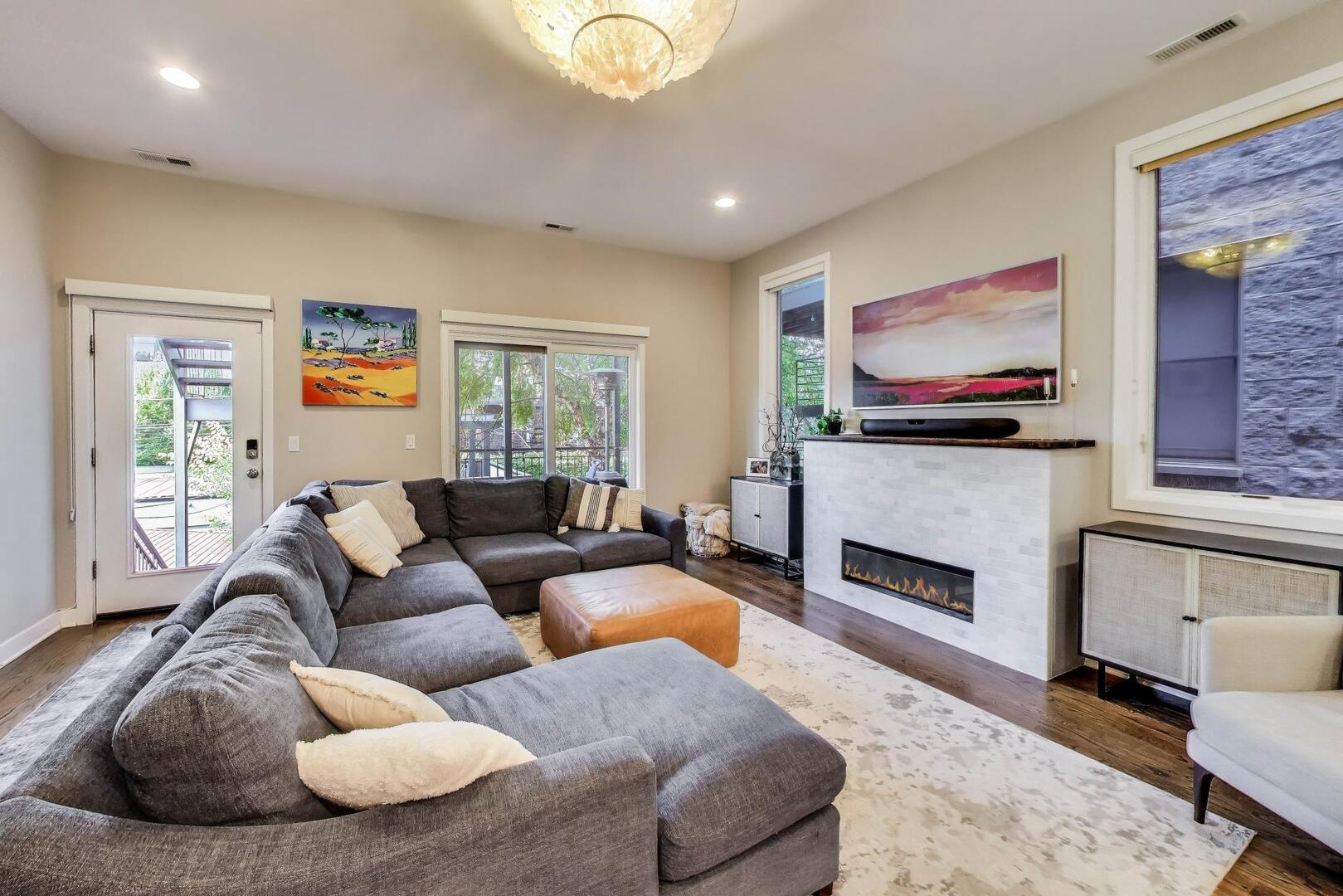 926 N Honore Street Unit: 2