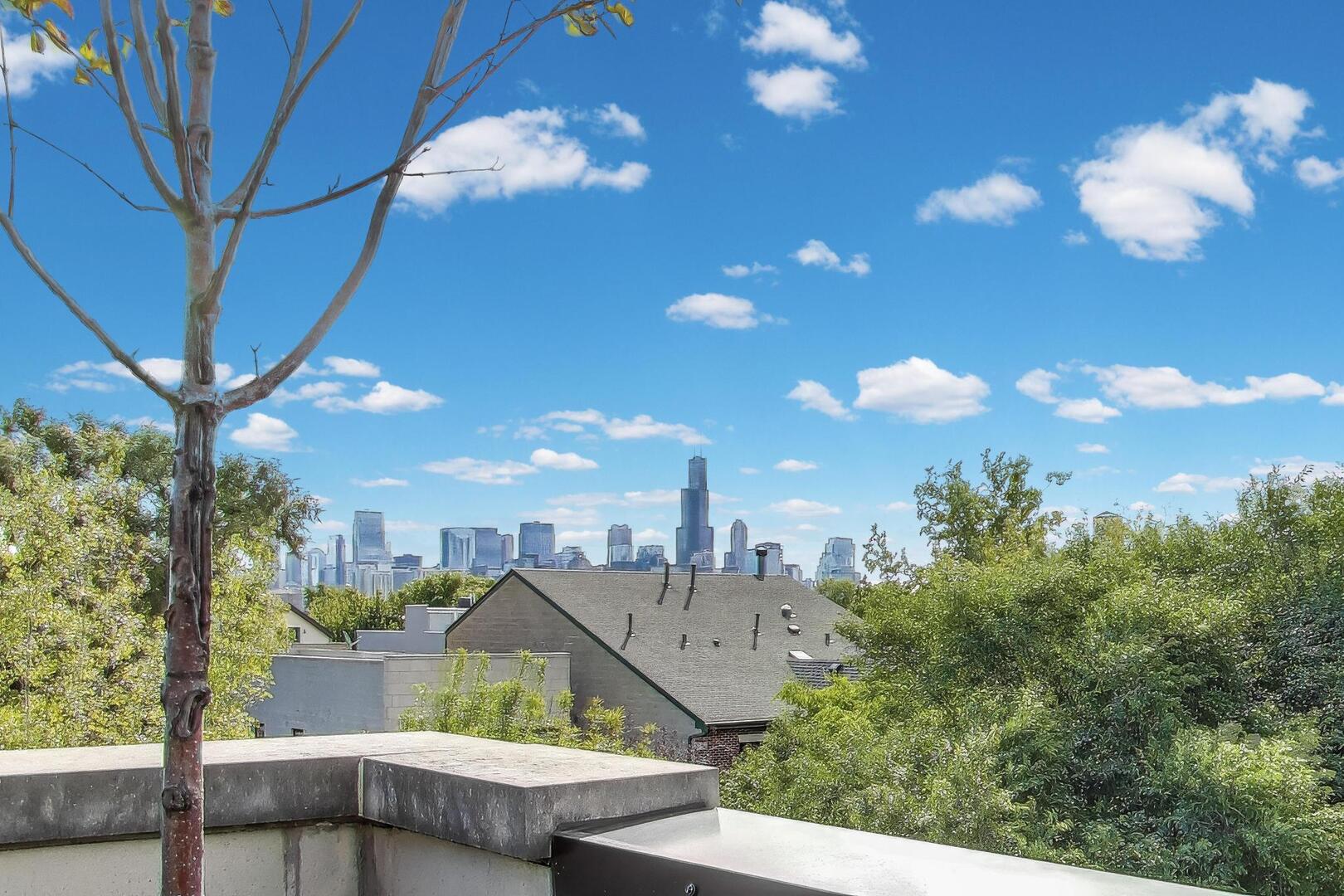 926 N Honore Street Unit: 2