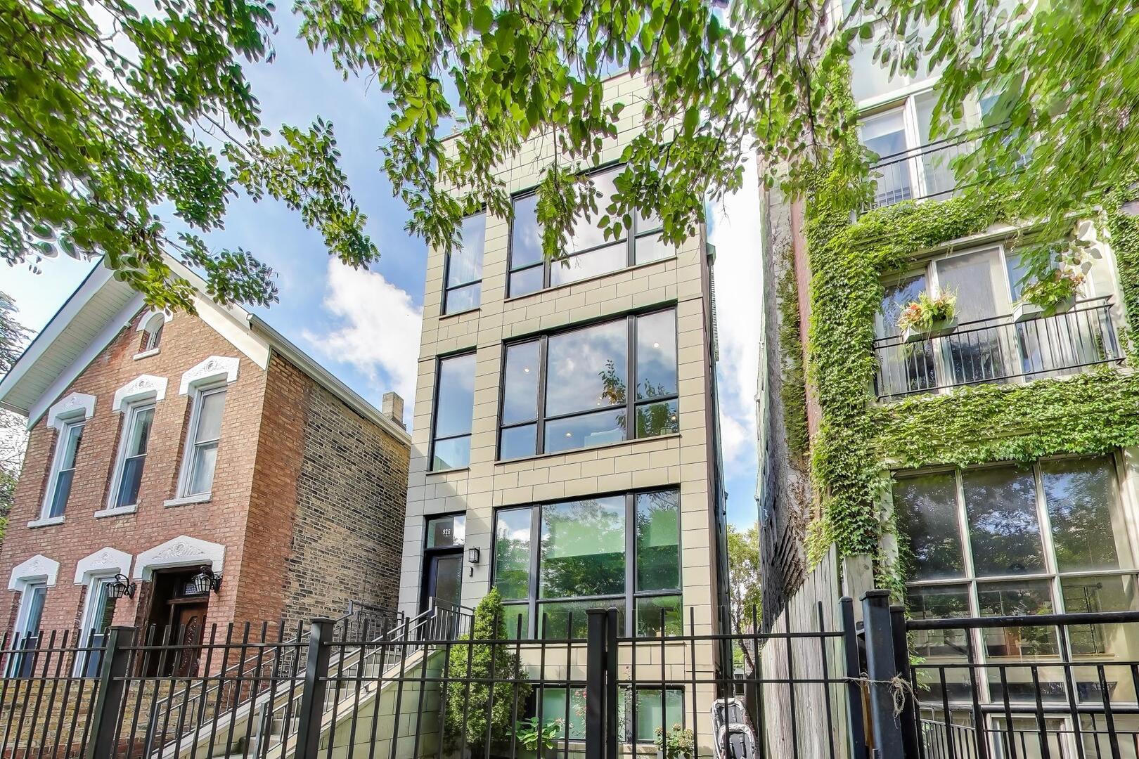 926 N Honore Street Unit: 2