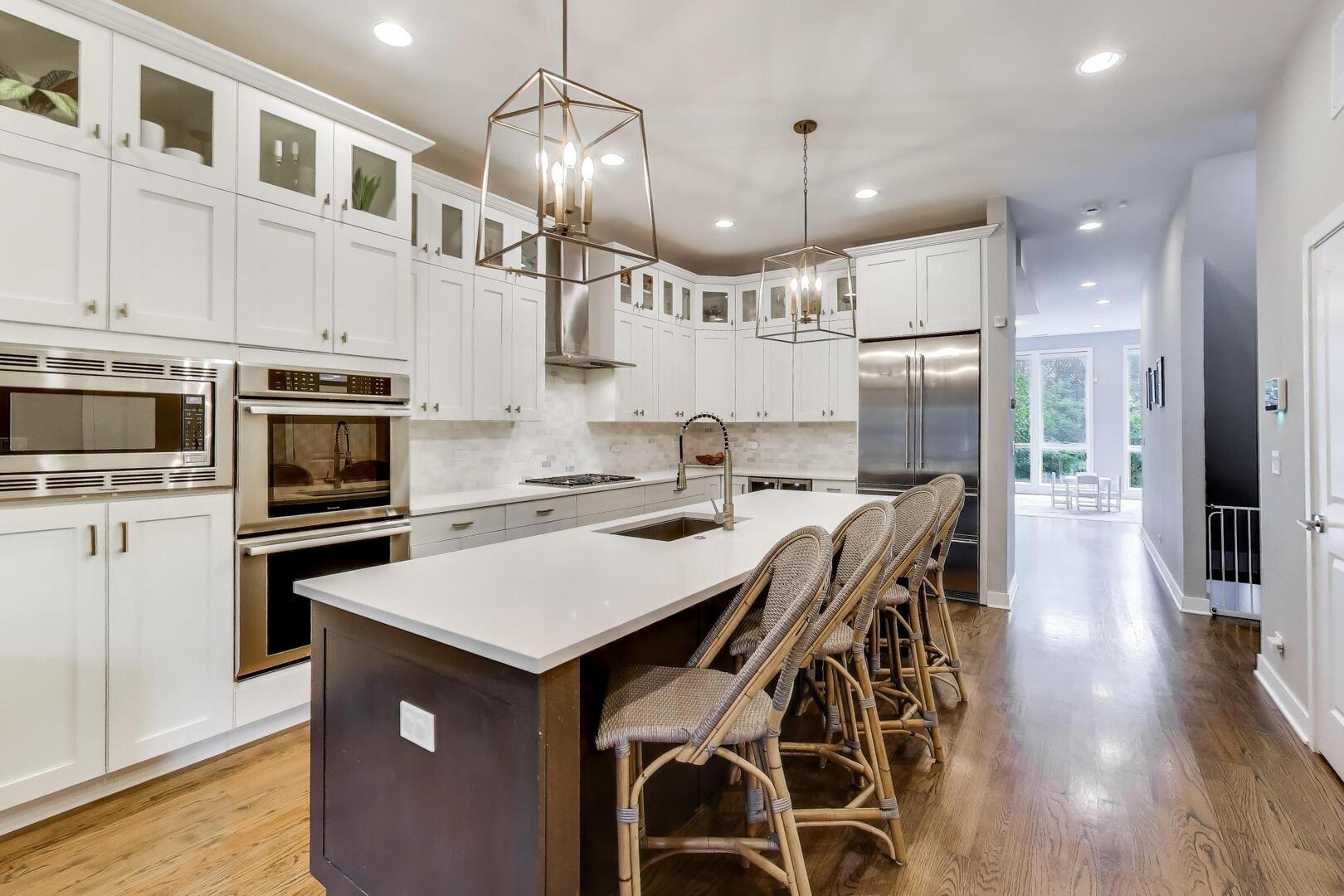 926 N Honore Street Unit: 2