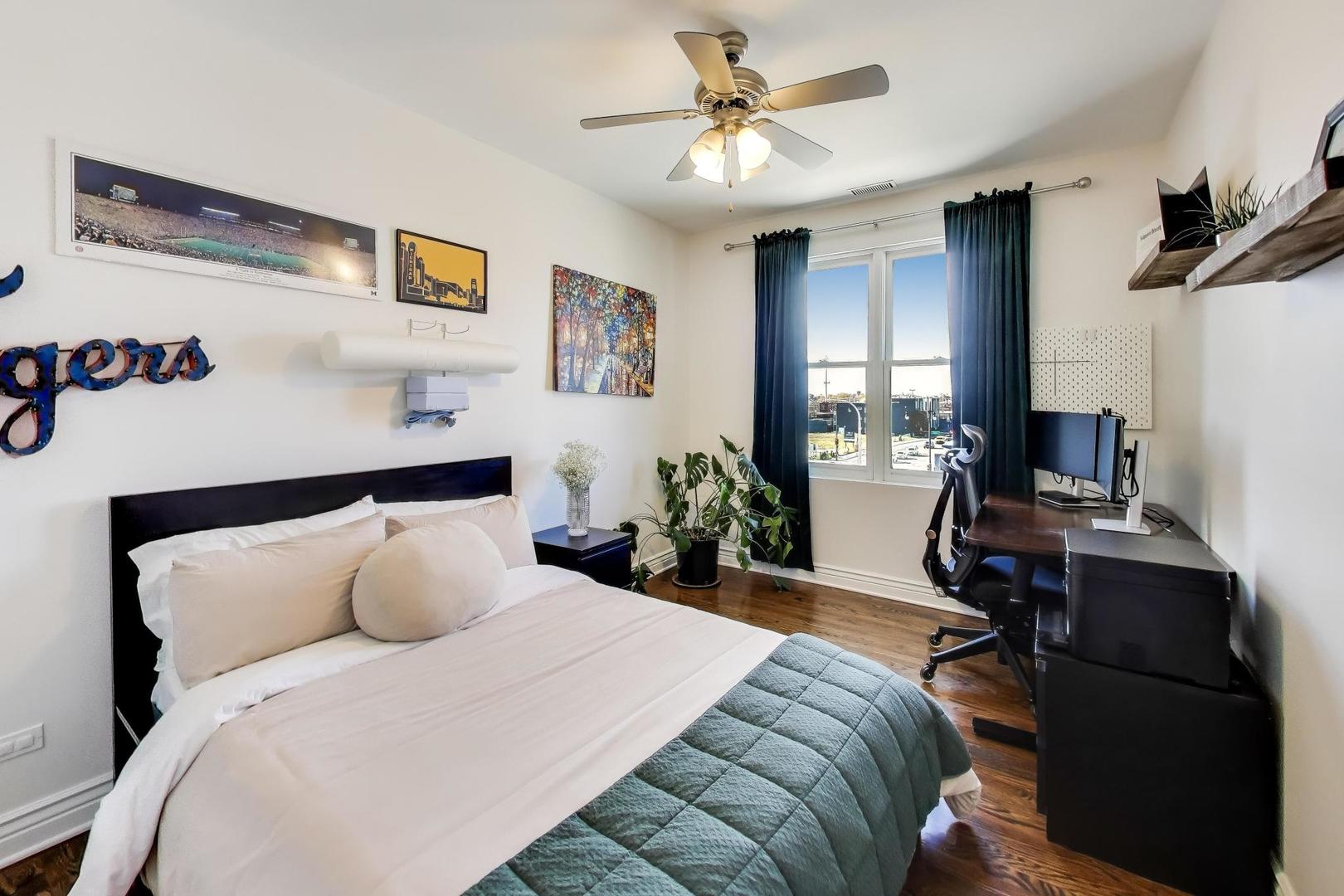 2332 W Belmont Avenue Unit: 4