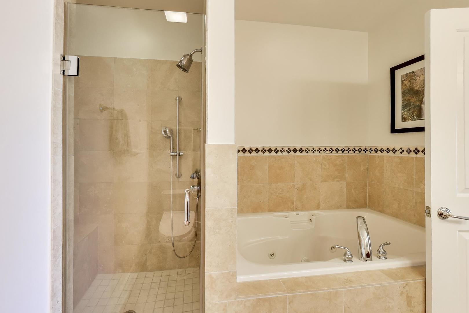 2332 W Belmont Avenue Unit: 4