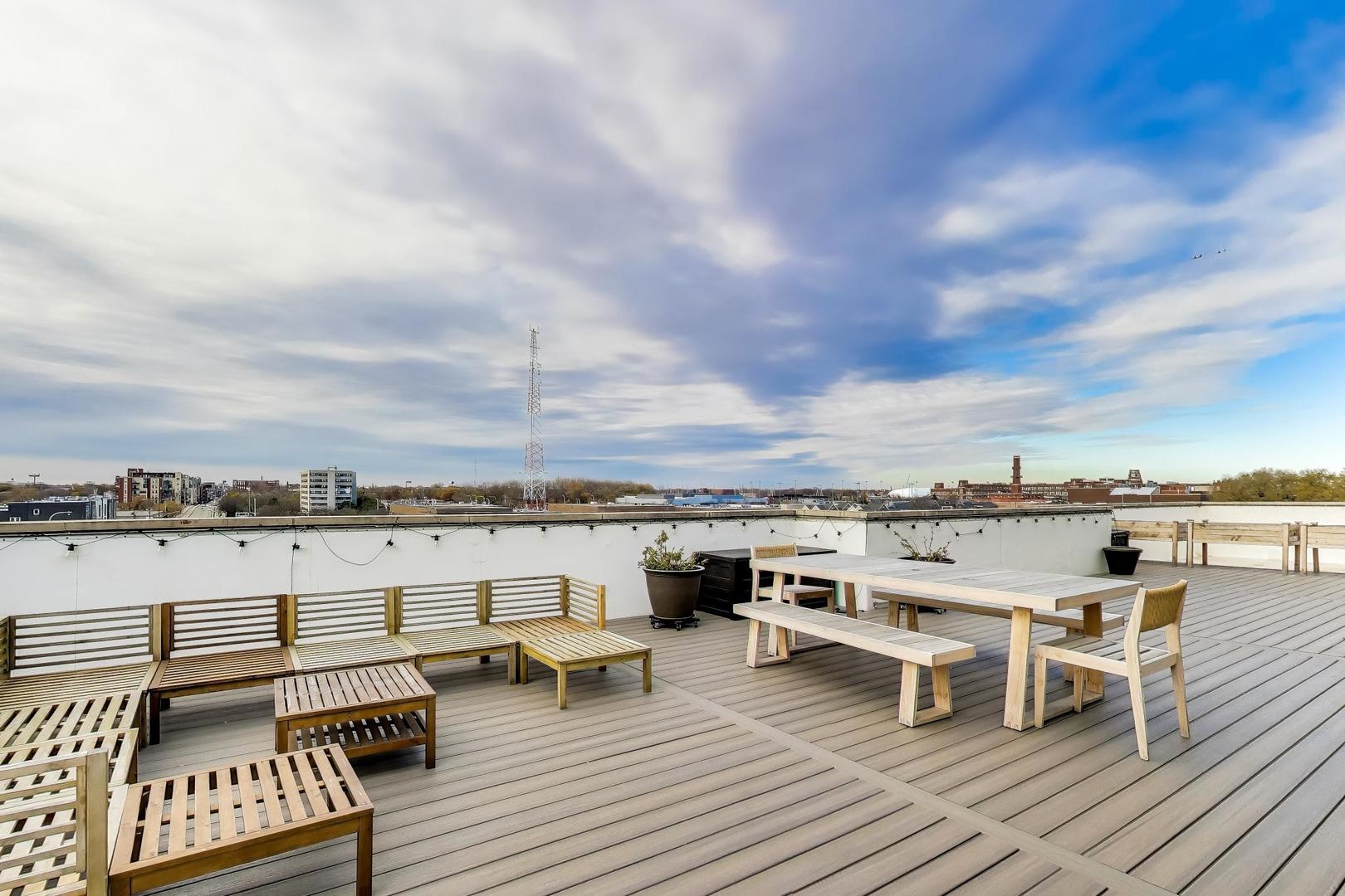 2332 W Belmont Avenue Unit: 4