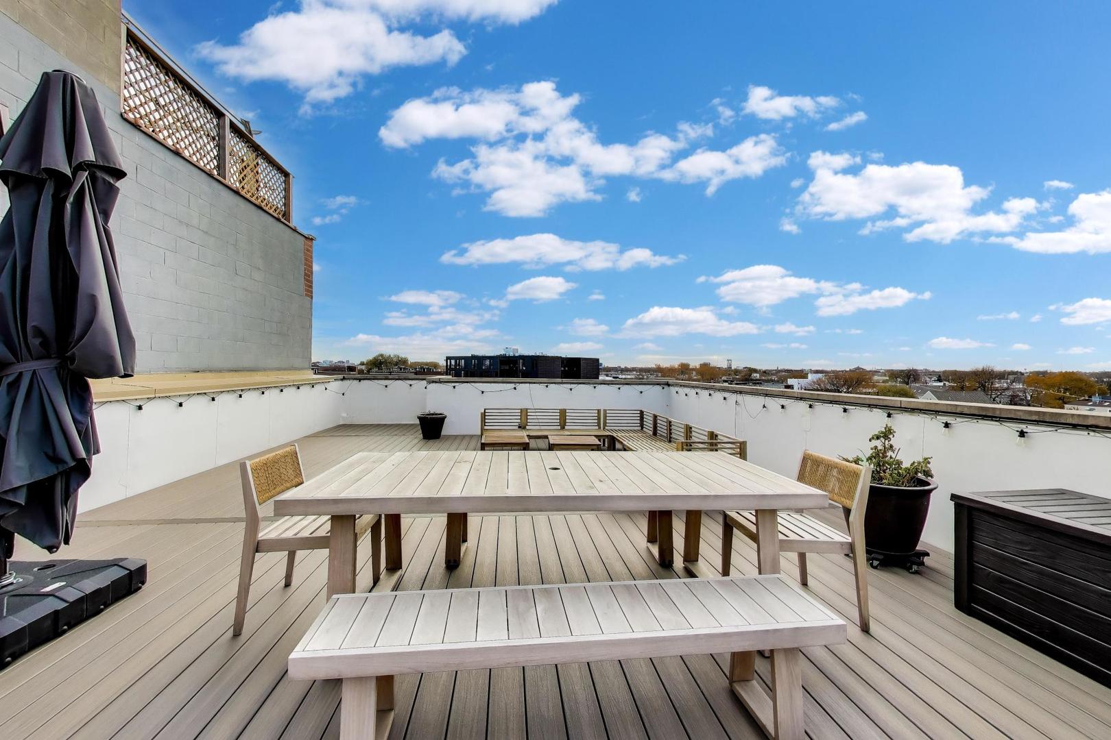 2332 W Belmont Avenue Unit: 4