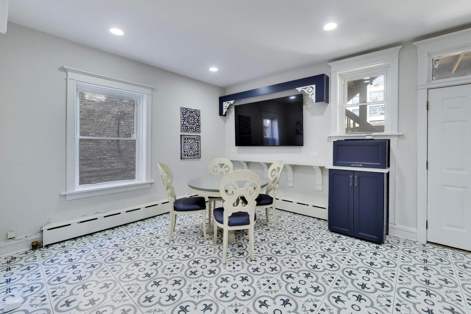 440 W Oakdale Avenue Unit: 1