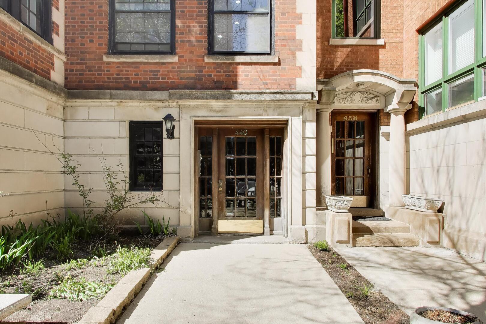 440 W Oakdale Avenue Unit: 1