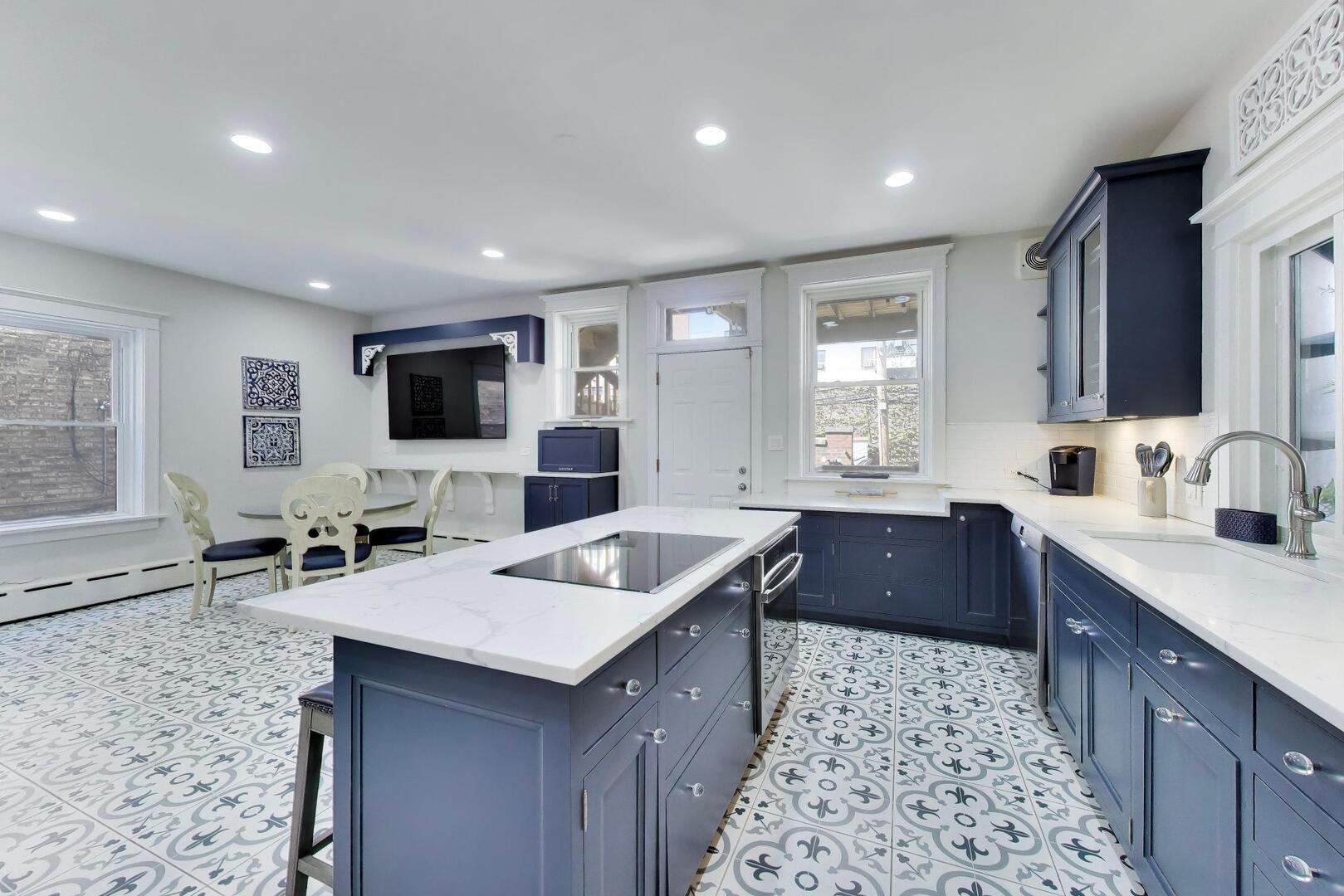 440 W Oakdale Avenue Unit: 1
