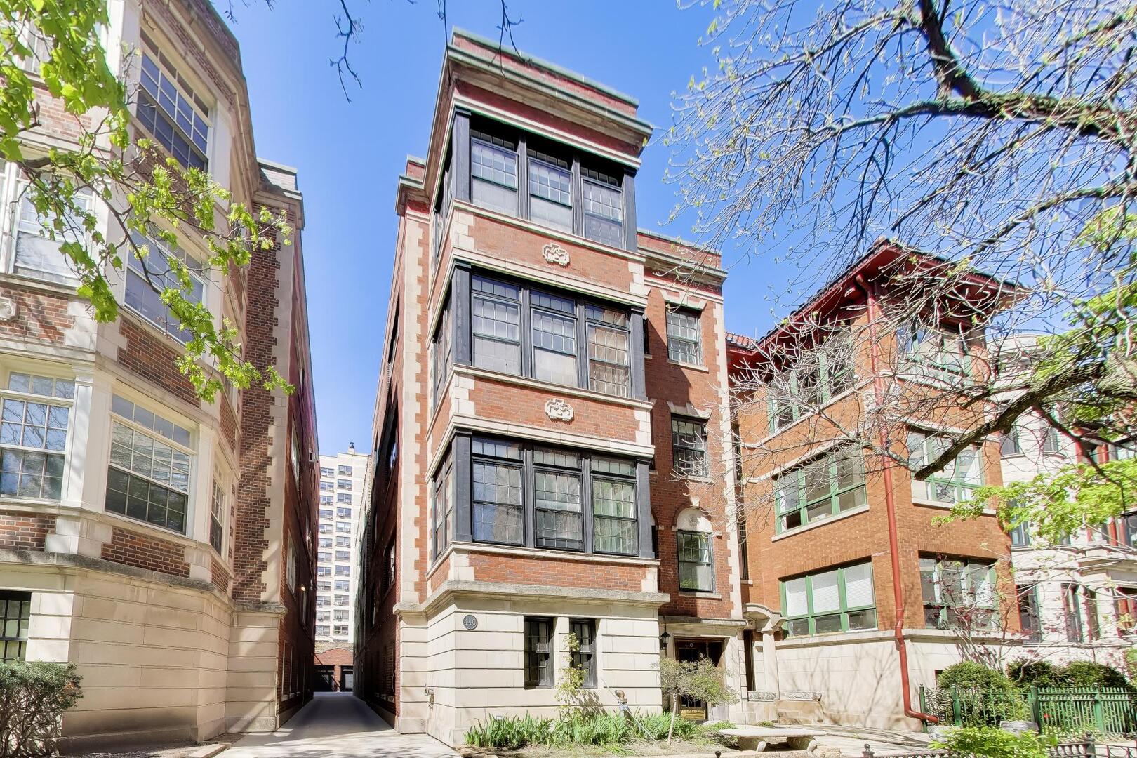 440 W Oakdale Avenue Unit: 1