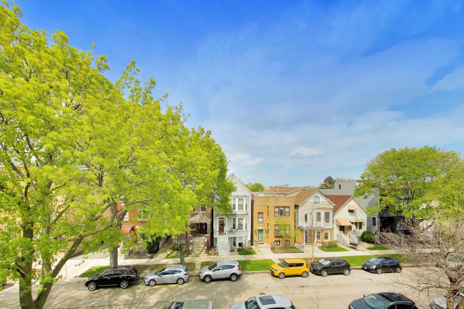 2241 W Melrose Street