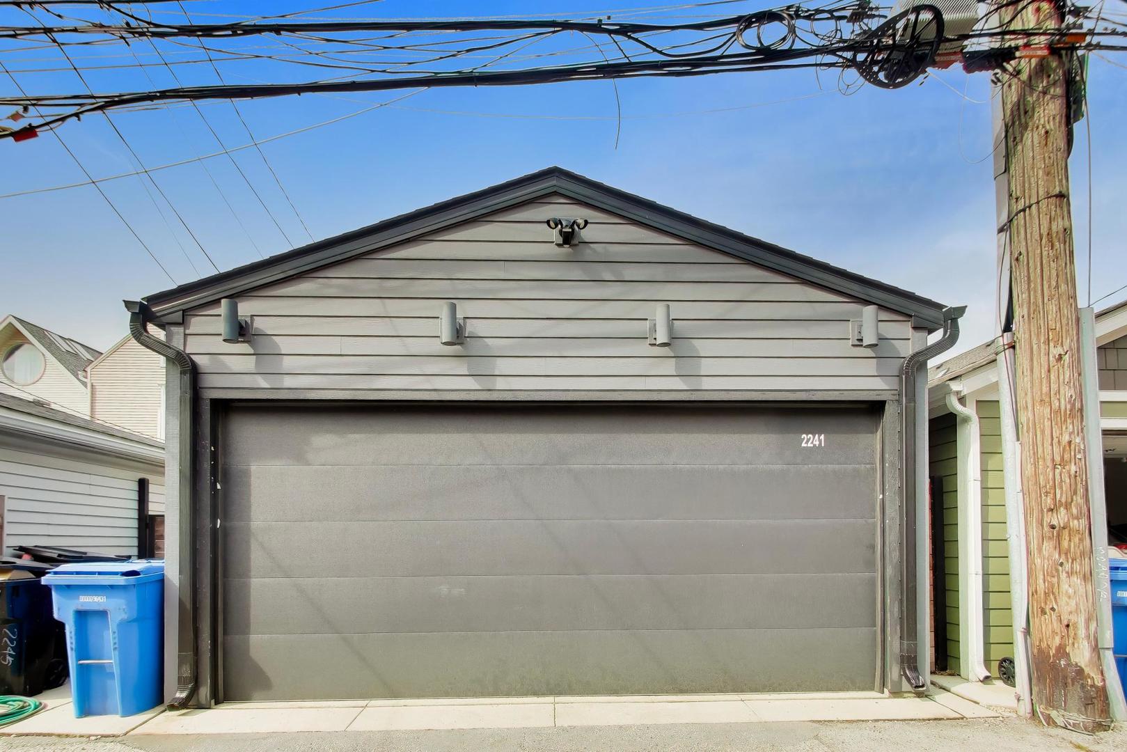 2241 W Melrose Street