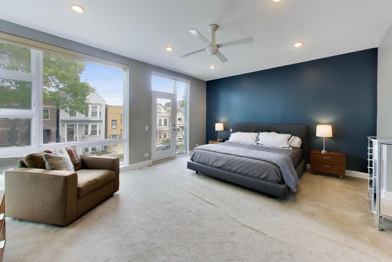 2241 W Melrose Street