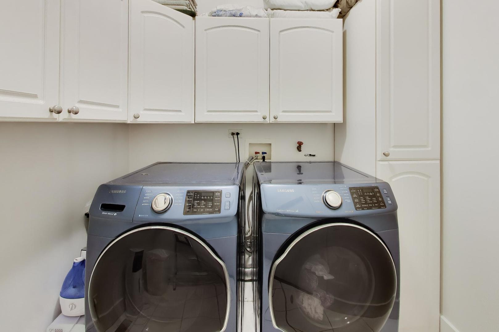 2241 W Melrose Street