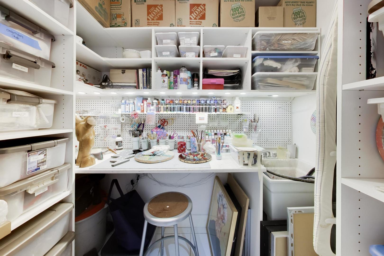 2241 W Melrose Street