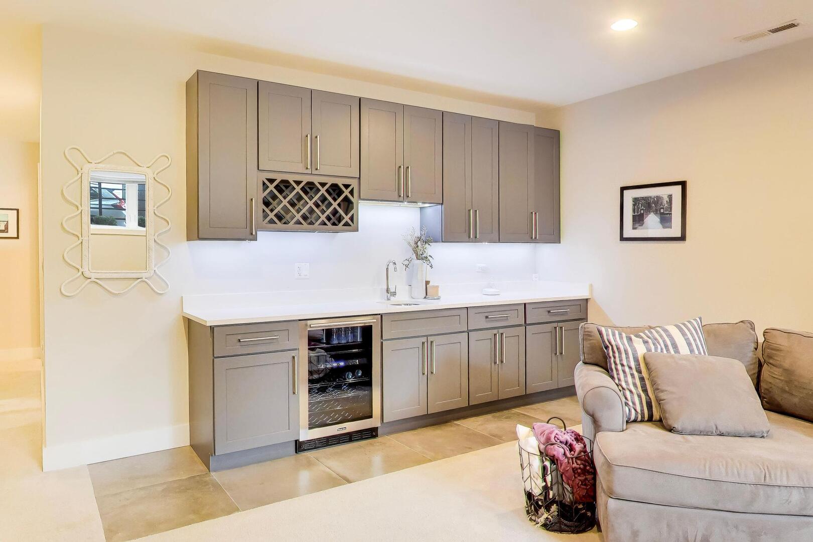 2312 W BELMONT Avenue Unit: 1E