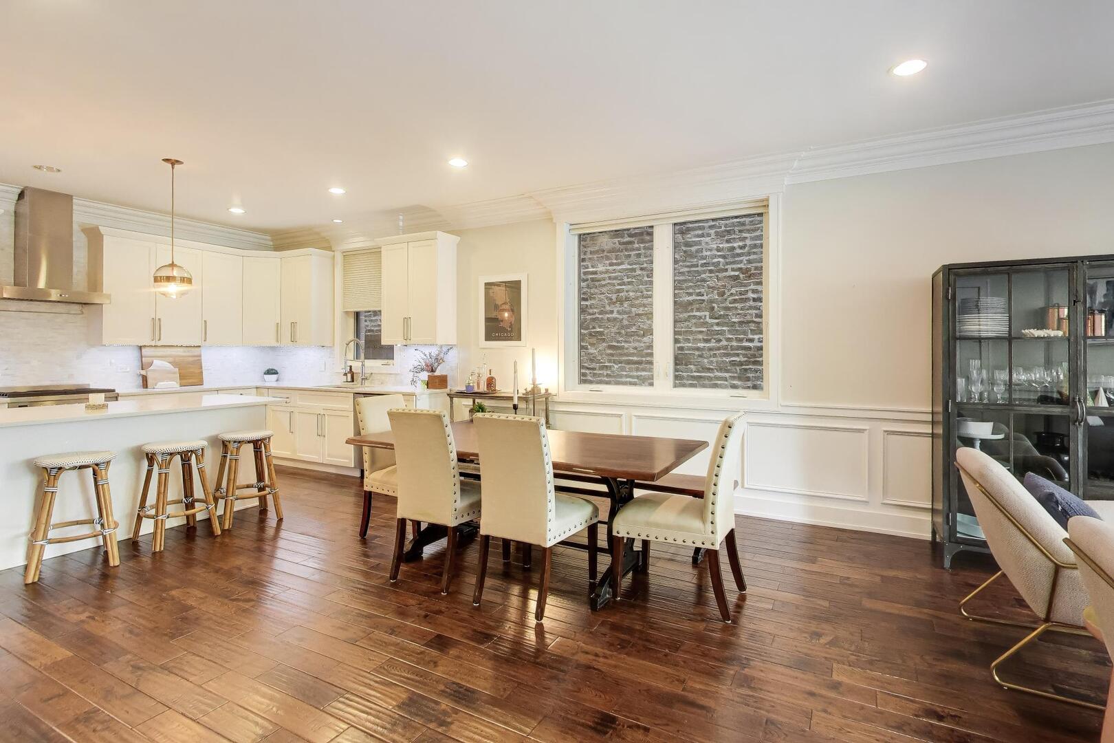 2312 W BELMONT Avenue Unit: 1E