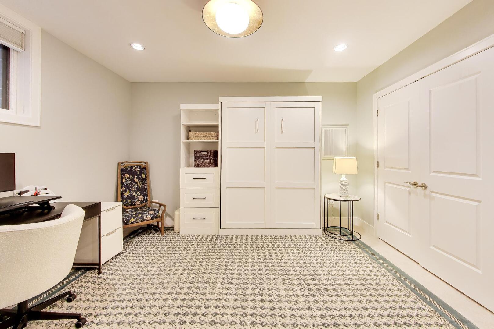 2312 W BELMONT Avenue Unit: 1E