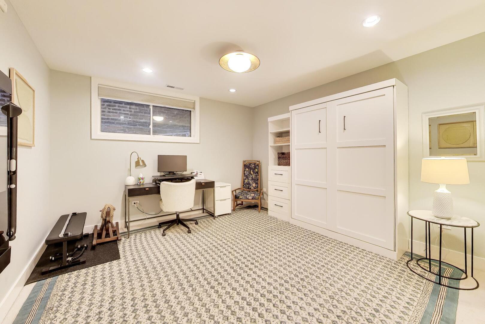 2312 W BELMONT Avenue Unit: 1E