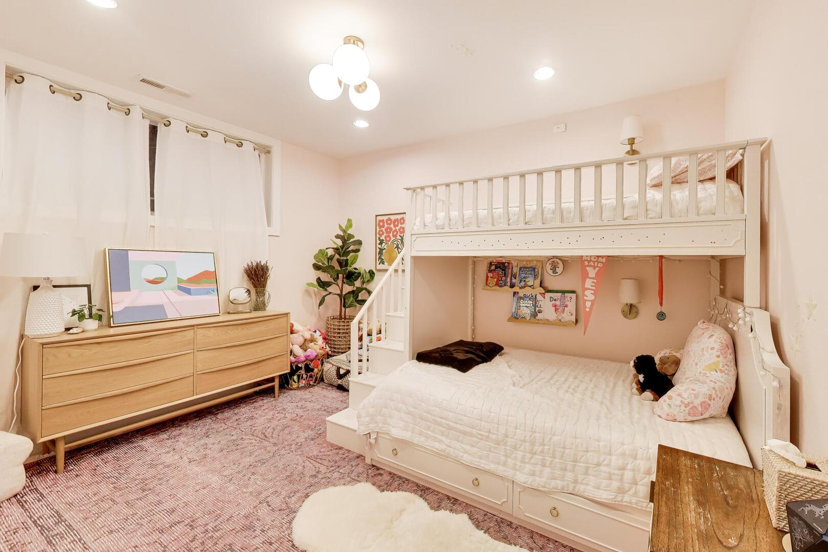 2312 W BELMONT Avenue Unit: 1E