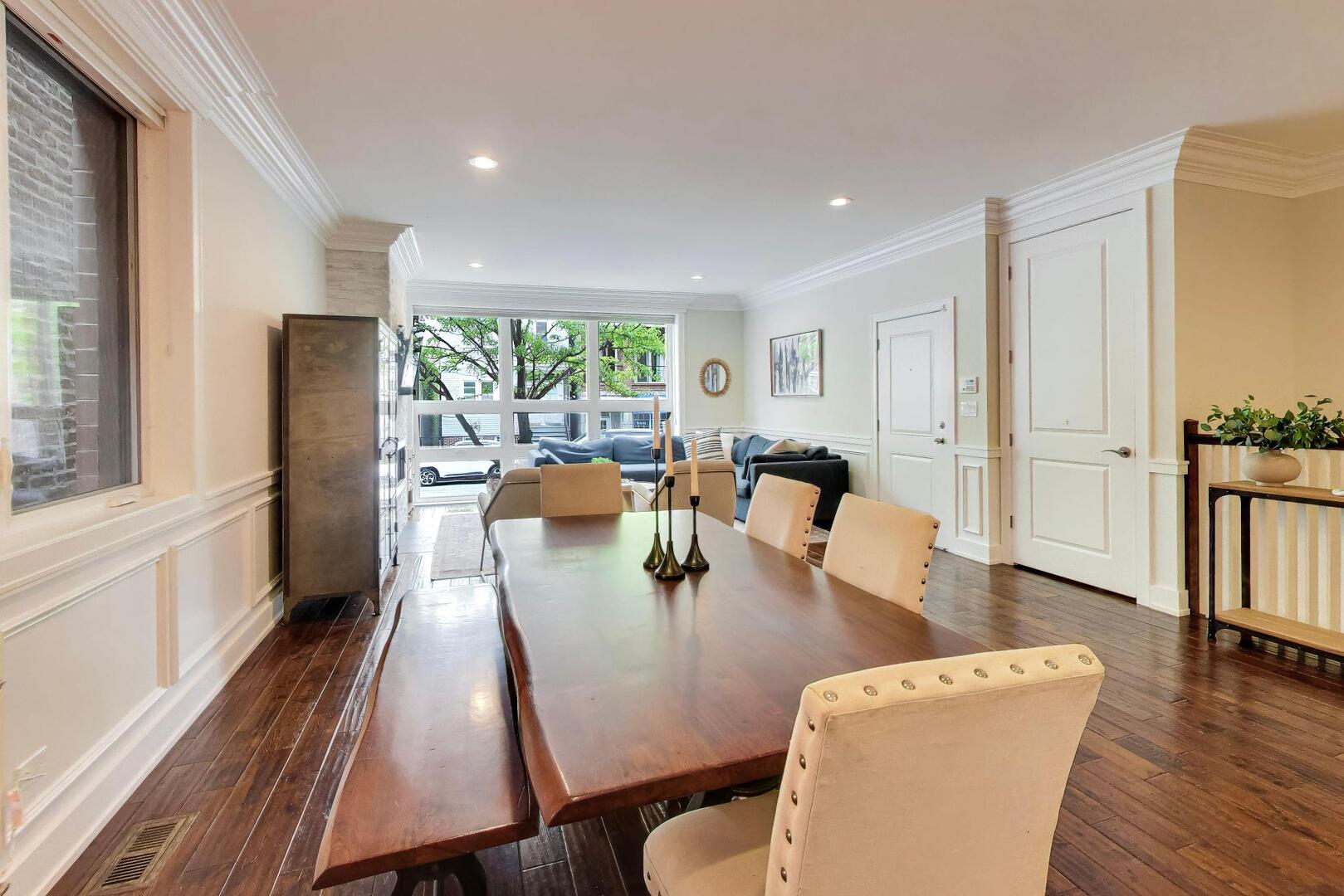 2312 W BELMONT Avenue Unit: 1E