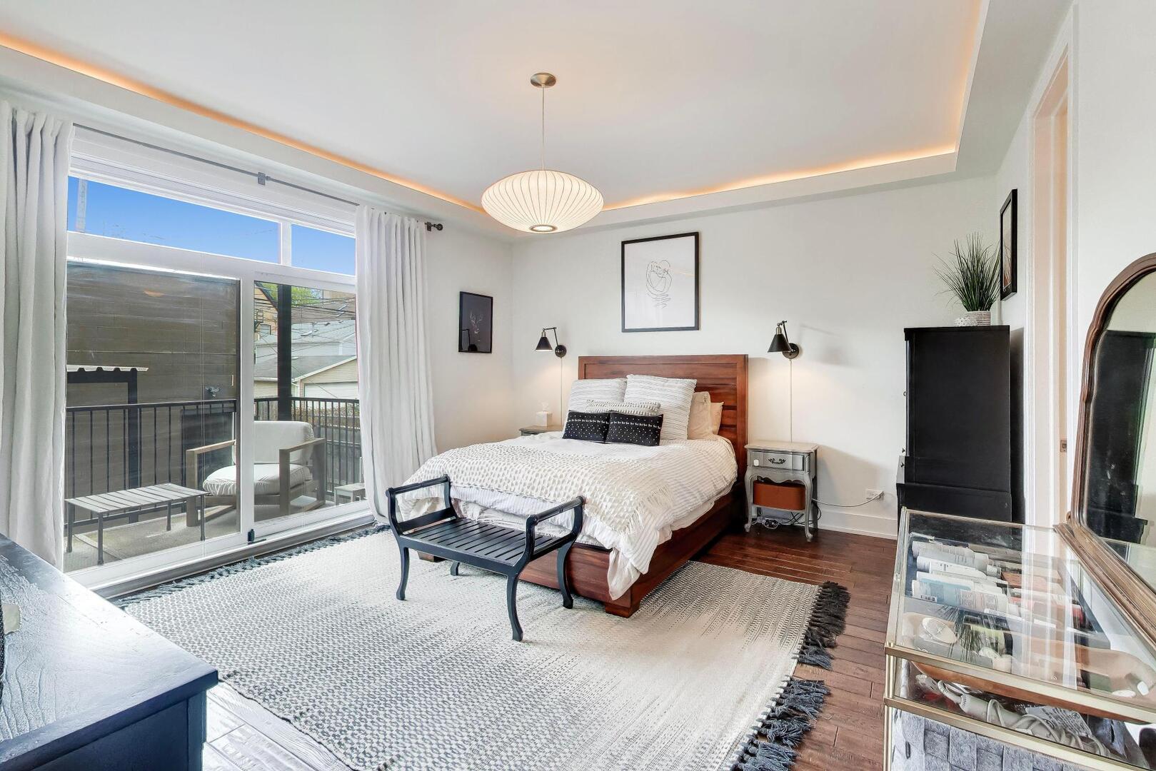 2312 W BELMONT Avenue Unit: 1E