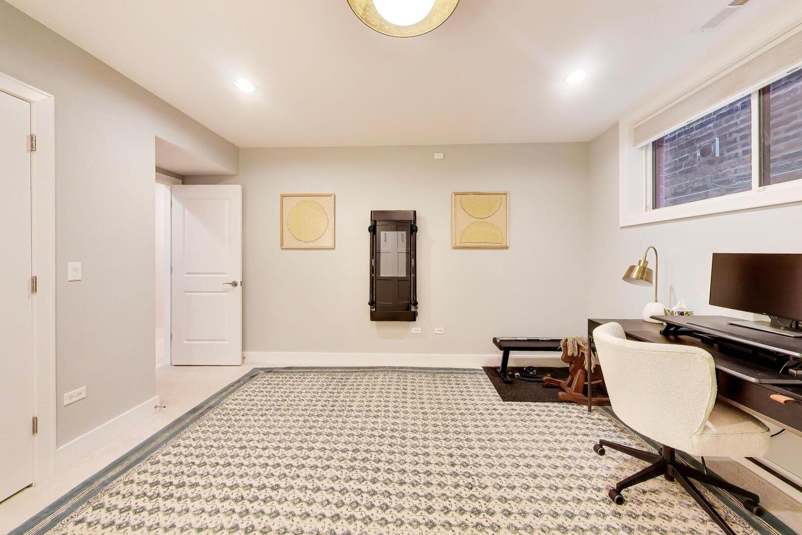 2312 W BELMONT Avenue Unit: 1E