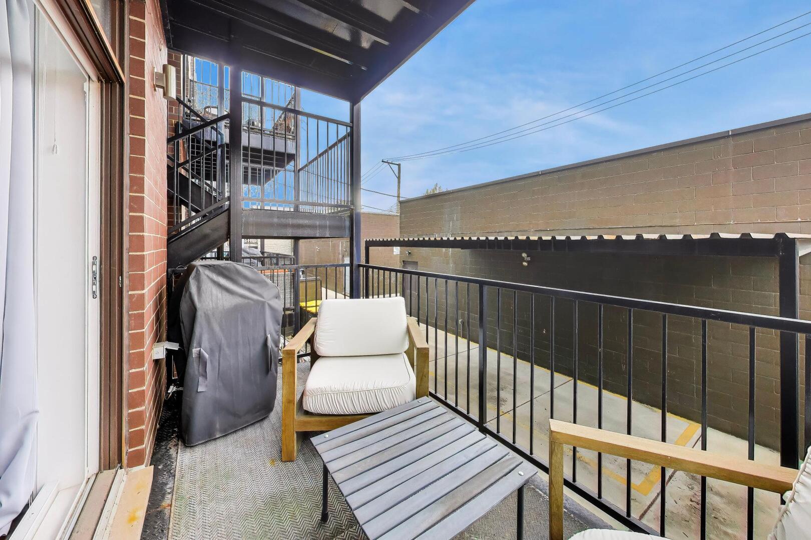 2312 W BELMONT Avenue Unit: 1E