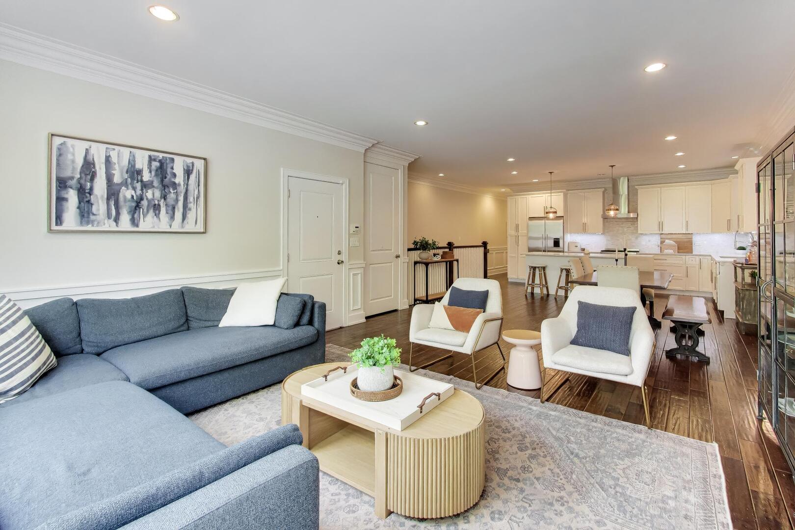 2312 W BELMONT Avenue Unit: 1E