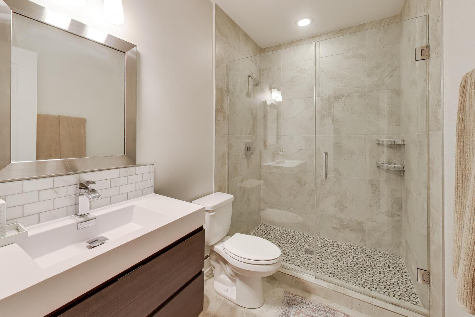 2312 W BELMONT Avenue Unit: 1E