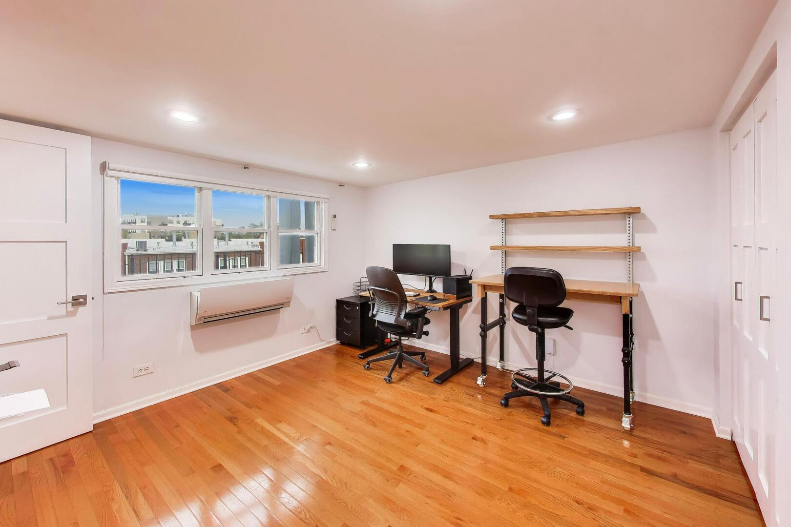 2810 N WOLCOTT Avenue Unit: 2810