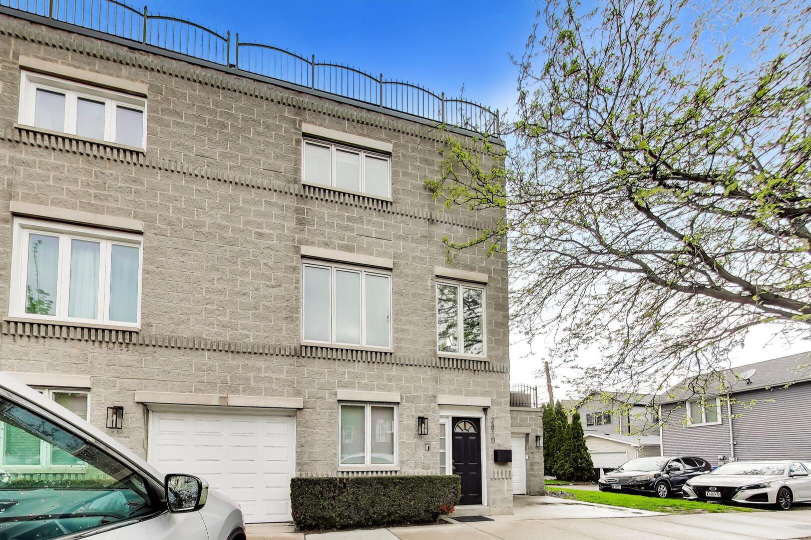 2810 N WOLCOTT Avenue Unit: 2810