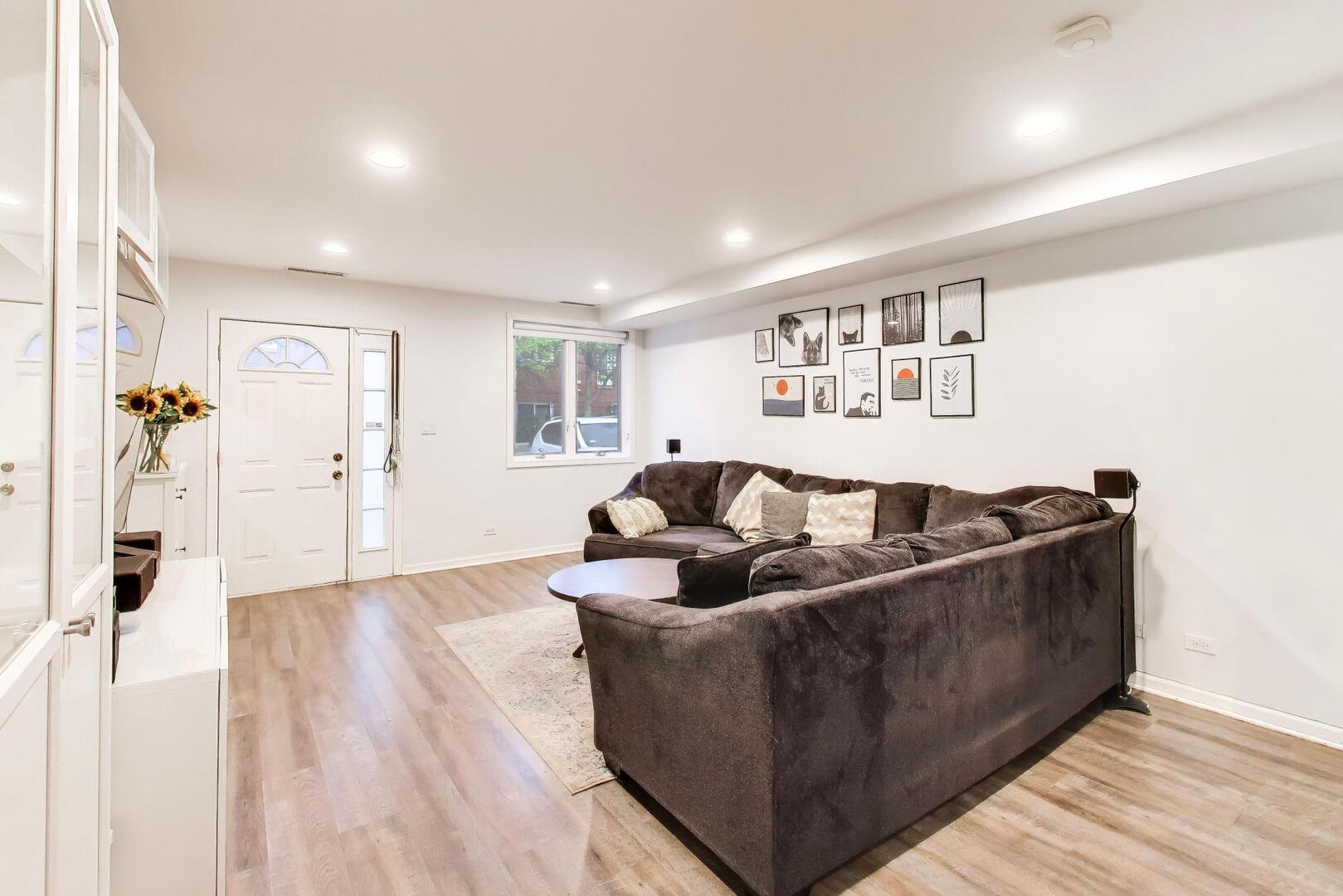 2810 N WOLCOTT Avenue Unit: 2810