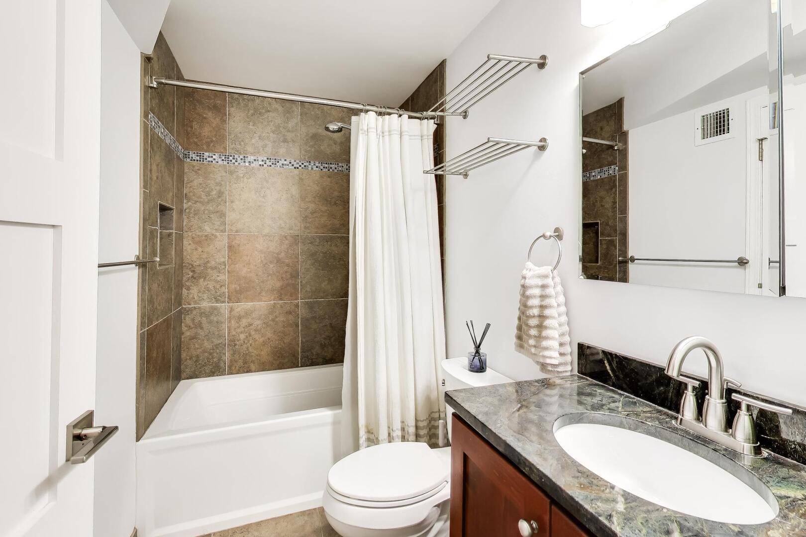 2810 N WOLCOTT Avenue Unit: 2810