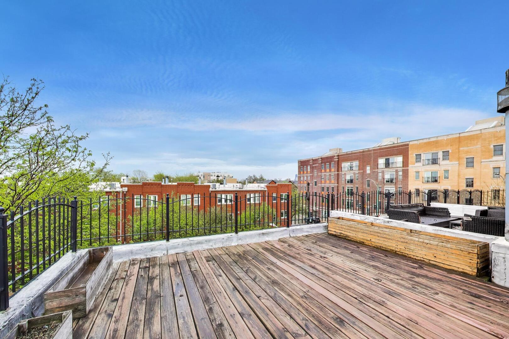 2810 N WOLCOTT Avenue Unit: 2810