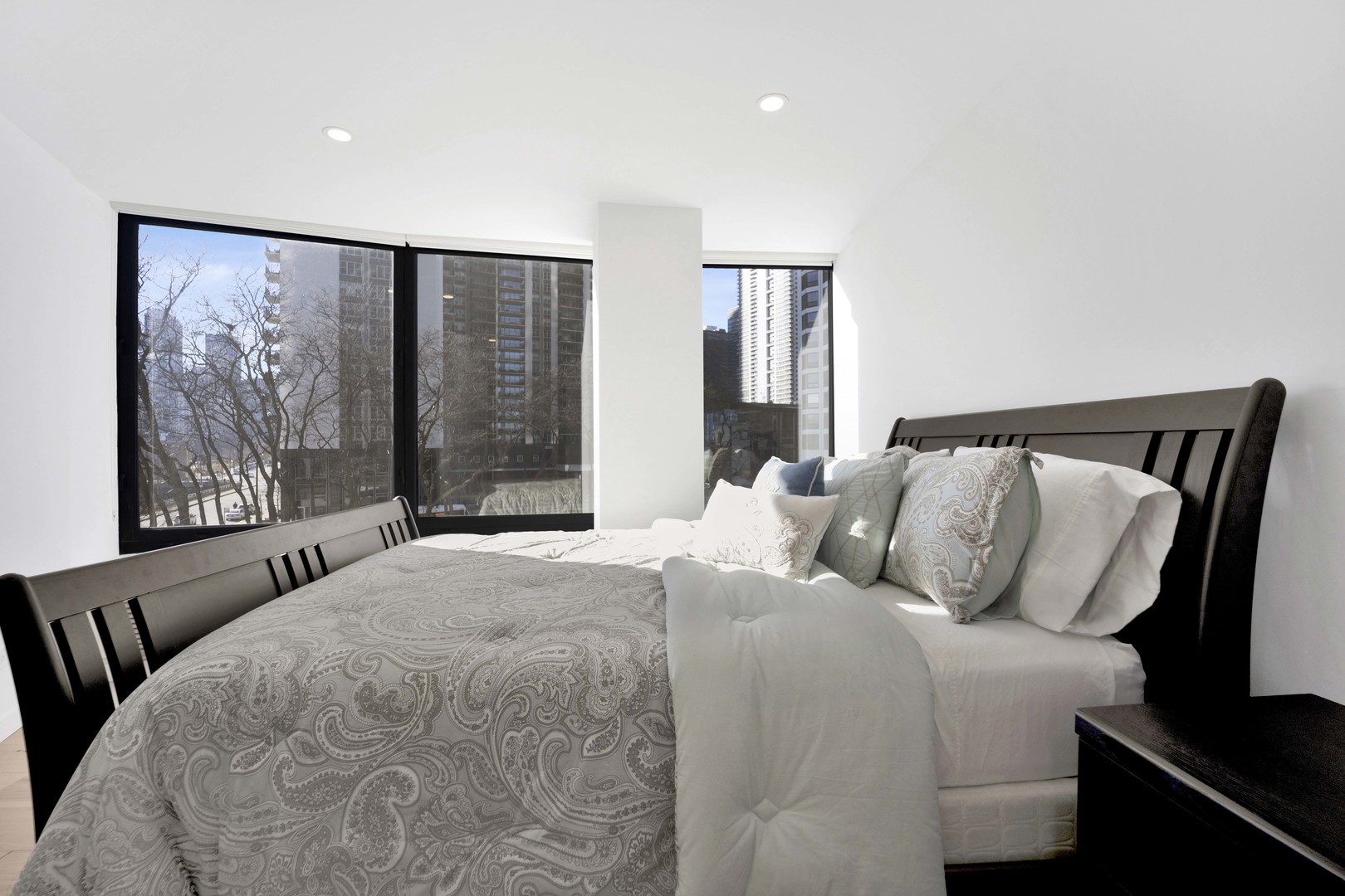 155 N HARBOR Drive Unit: 212-213