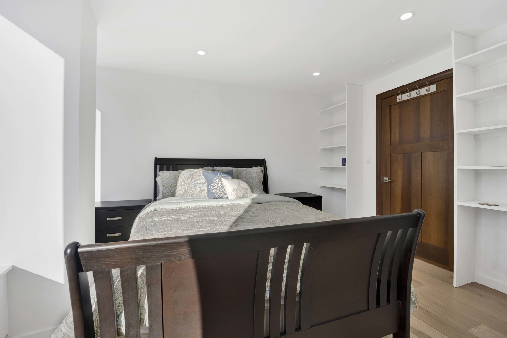 155 N HARBOR Drive Unit: 212-213