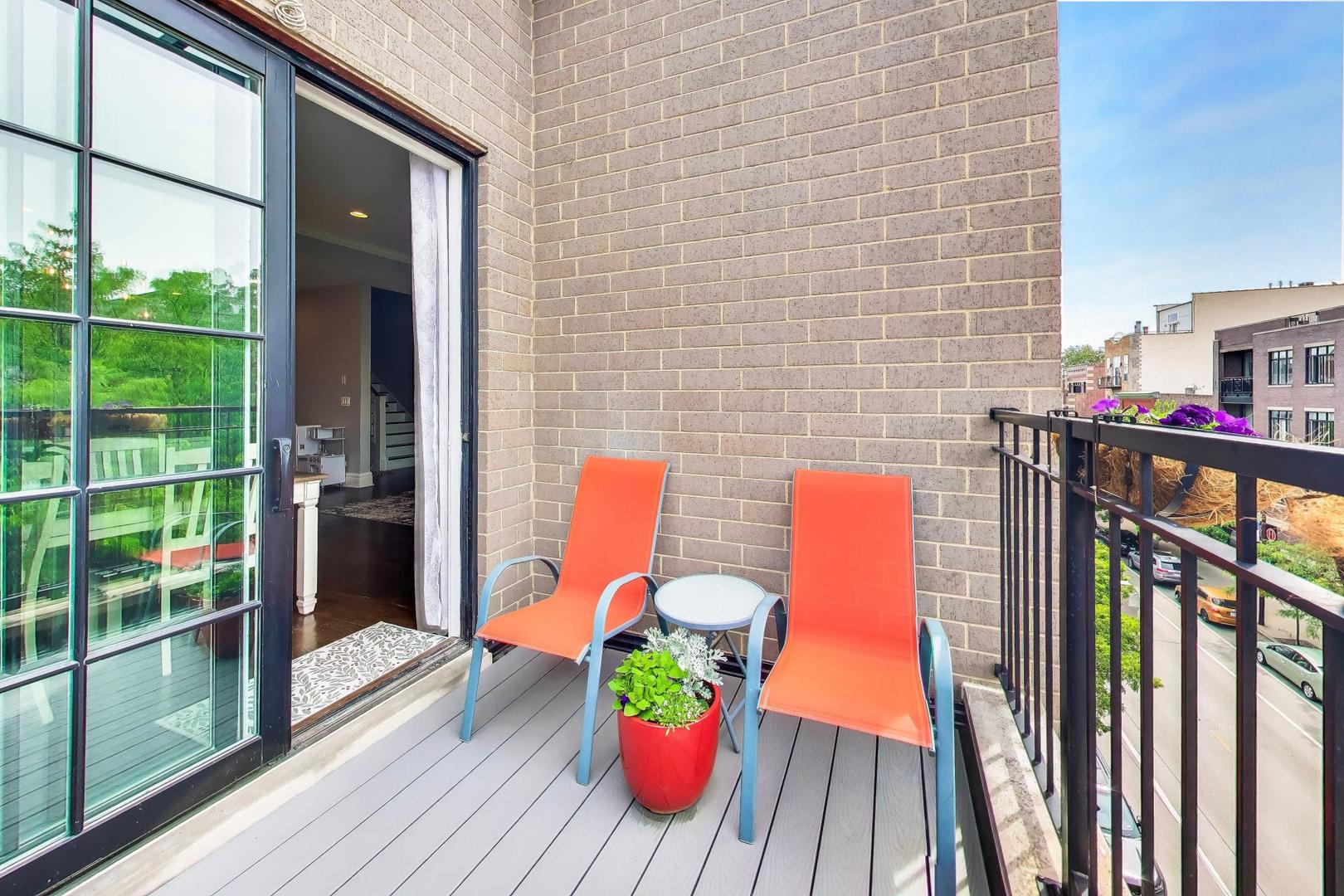 2136 W Belmont Avenue Unit: PH
