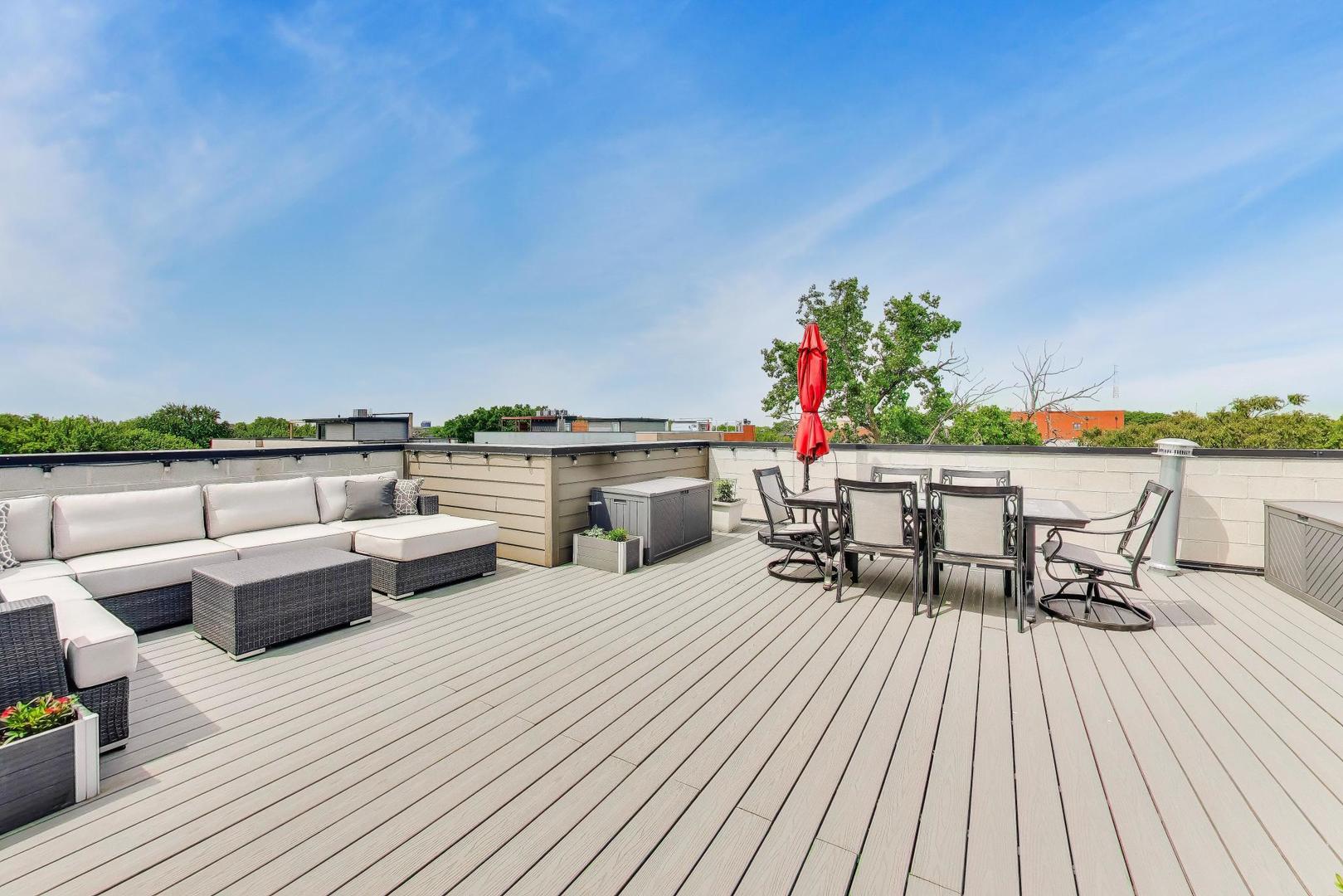 2136 W Belmont Avenue Unit: PH