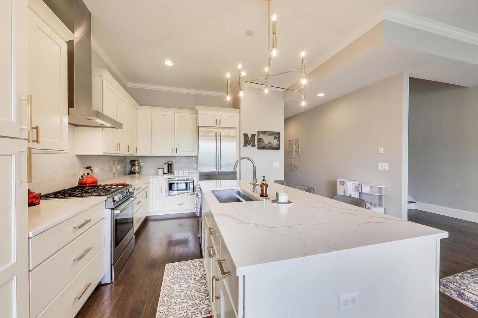 2136 W Belmont Avenue Unit: PH