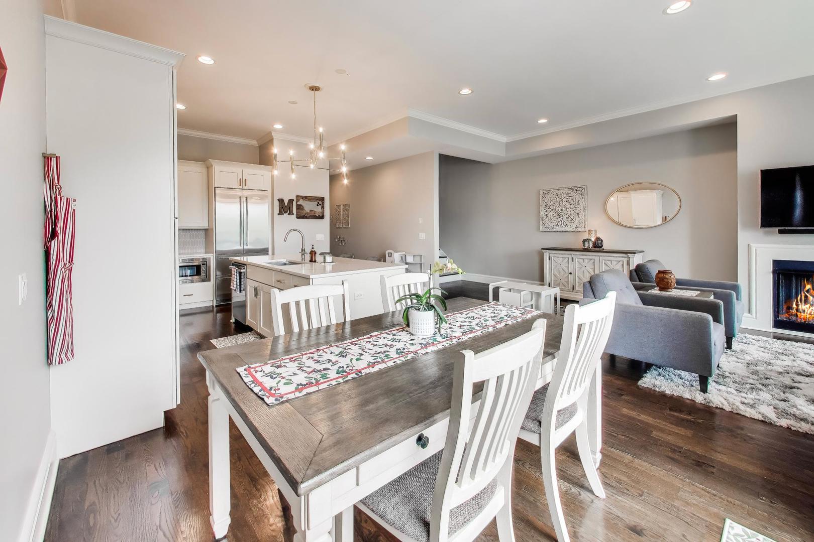 2136 W Belmont Avenue Unit: PH