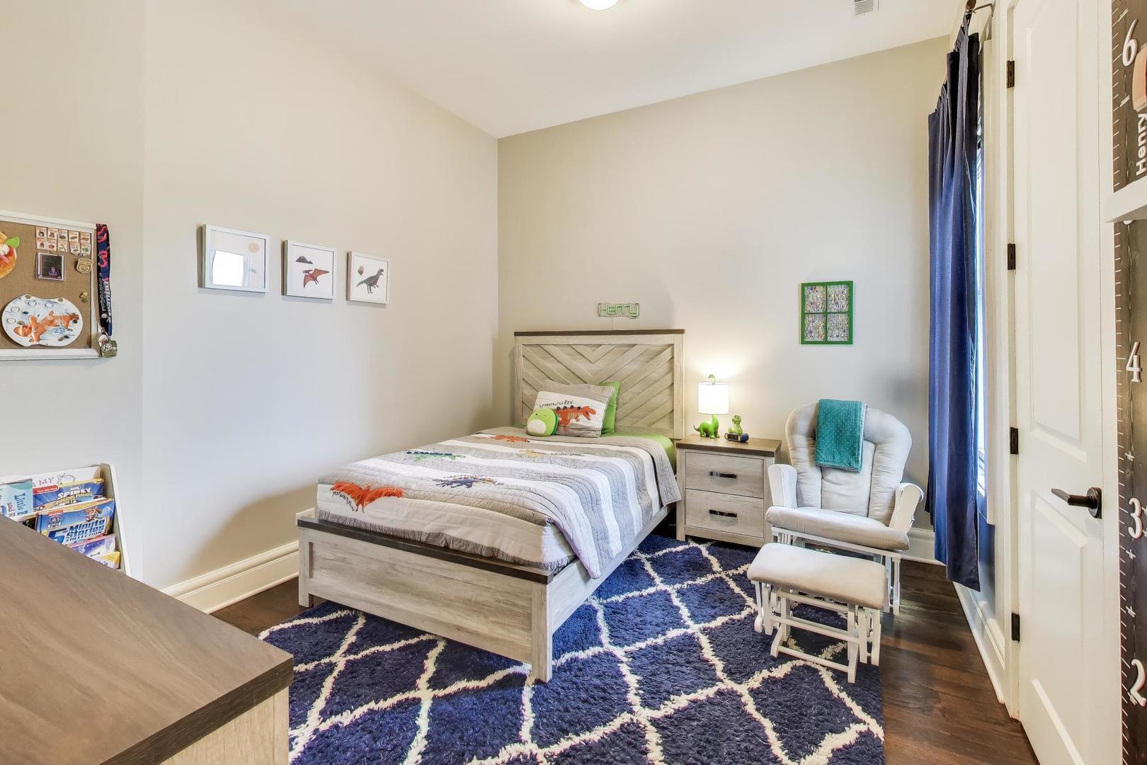 2136 W Belmont Avenue Unit: PH