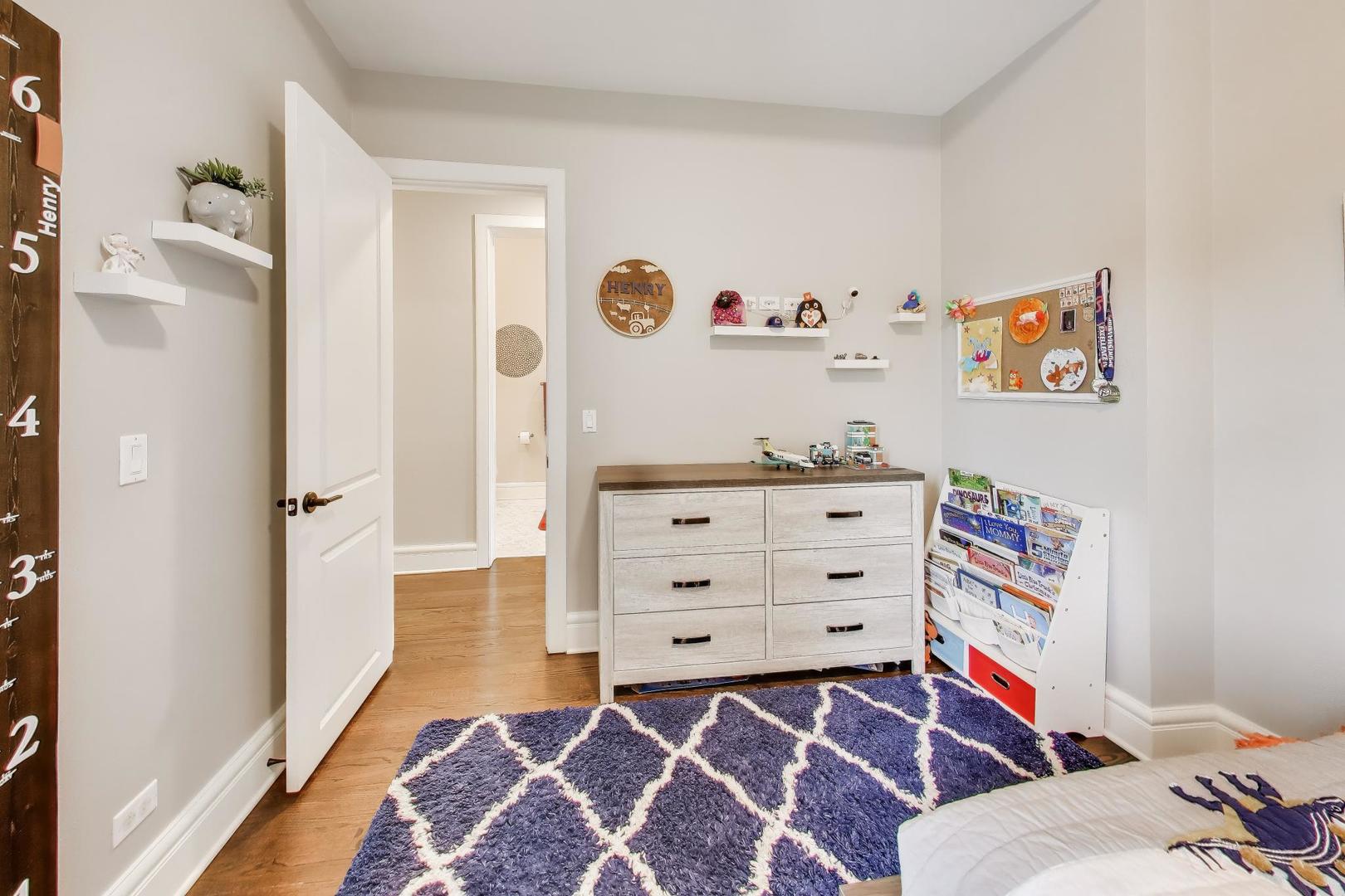 2136 W Belmont Avenue Unit: PH