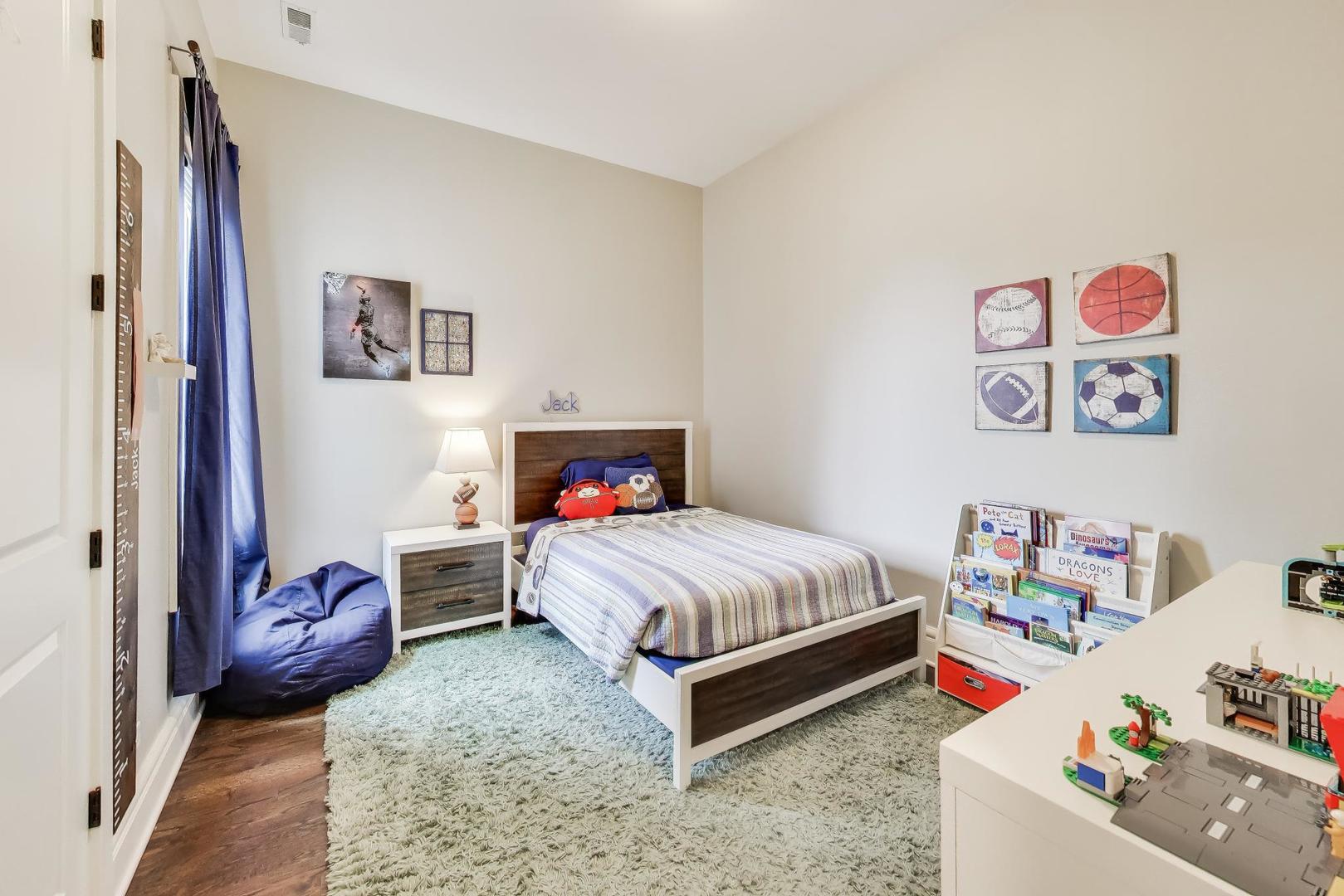 2136 W Belmont Avenue Unit: PH