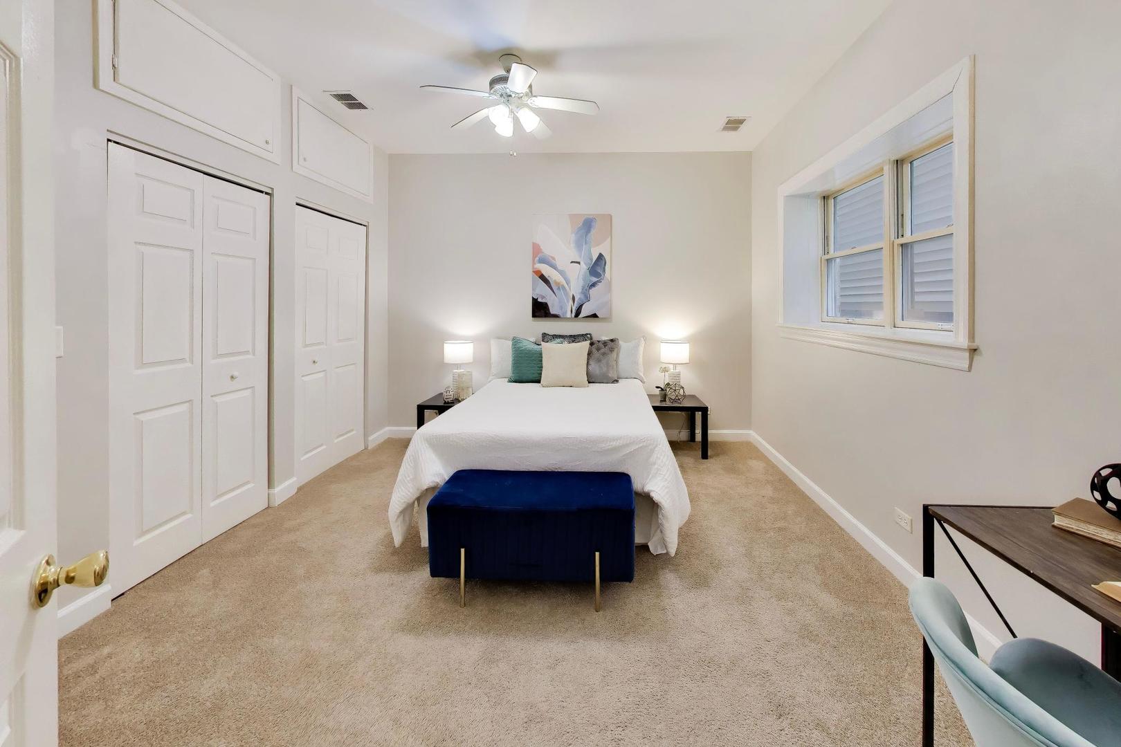 2927 N Gresham Avenue Unit: 1