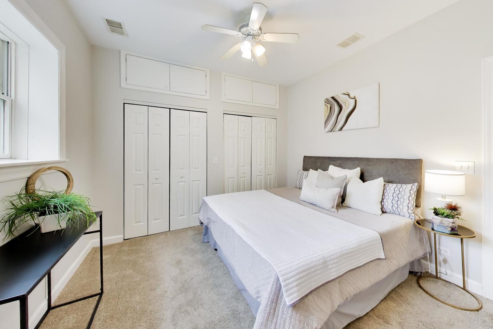 2927 N Gresham Avenue Unit: 1