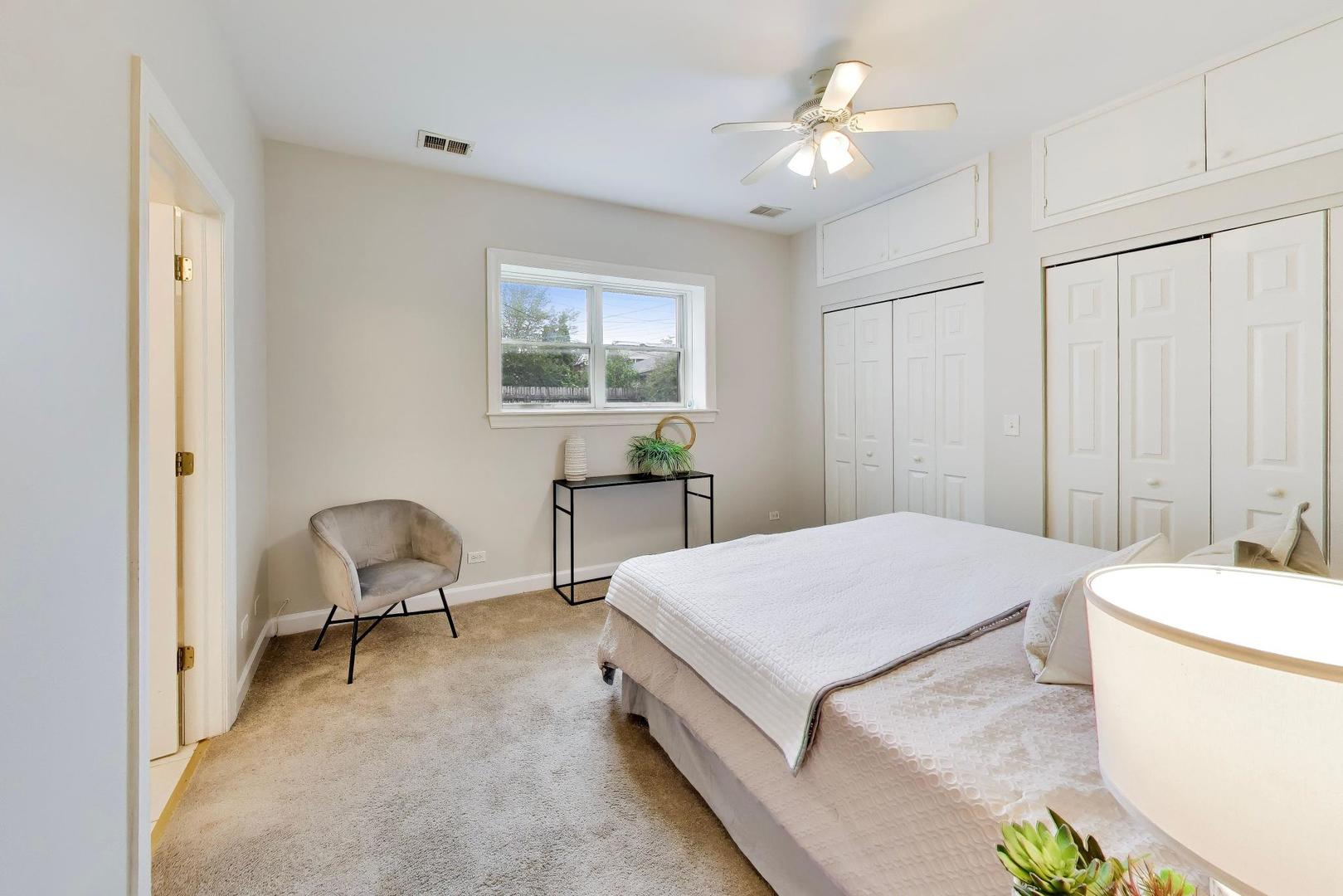 2927 N Gresham Avenue Unit: 1