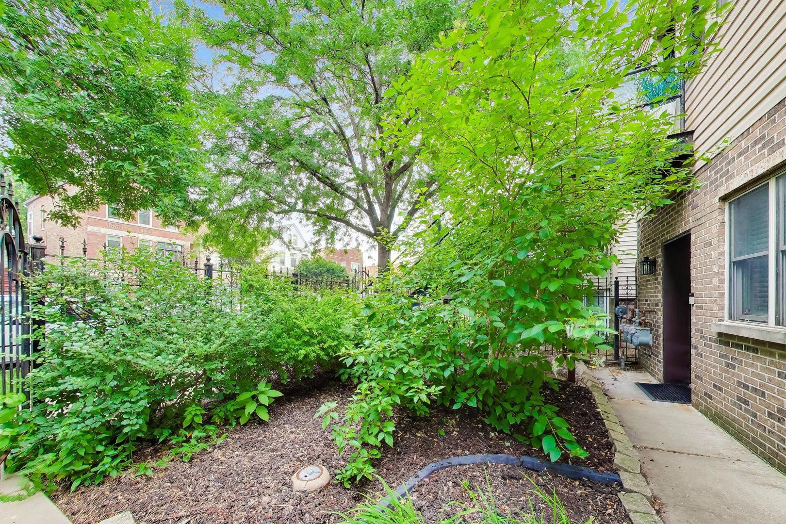2927 N Gresham Avenue Unit: 1