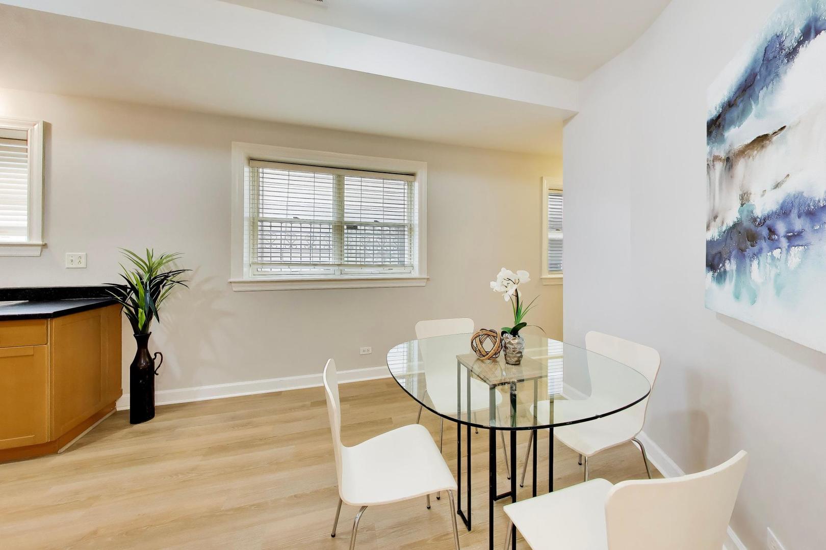 2927 N Gresham Avenue Unit: 1