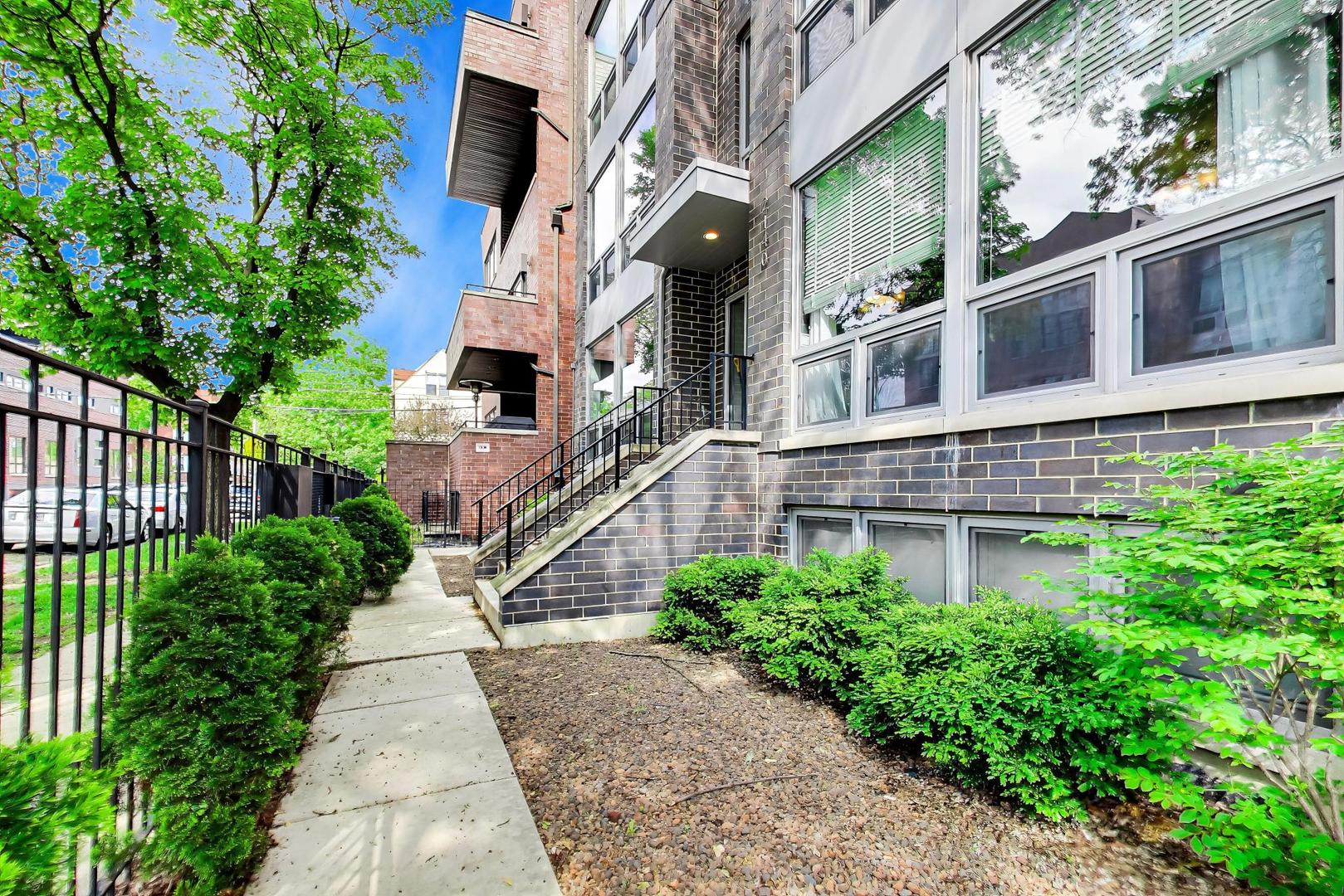 2140 W Rice Street Unit: 2E